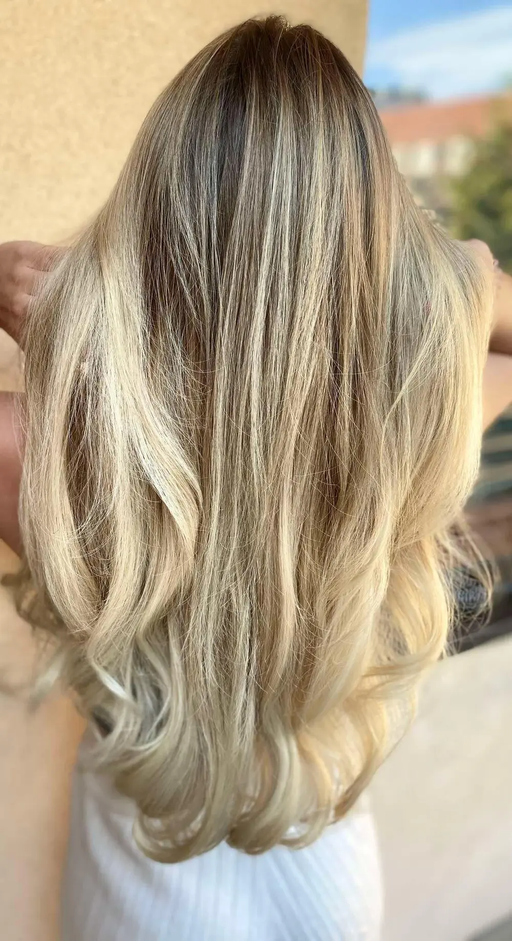 Dlhé blond vlasy s balayage prechodom, práca salónu MHair