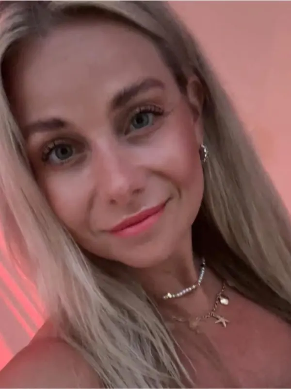 Dominika, kaderníčka v salóne MHair